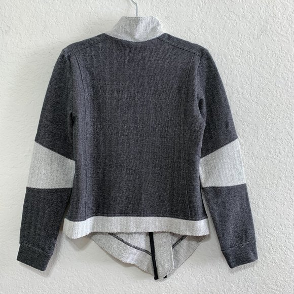 Puma NWT Womens M Gray Long Lifestyle Asymmetrical Herringbone Full Zip Jacket - Picture 7 of 16